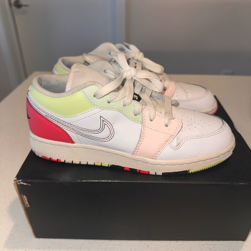 Air Jordan 1 Low Multi-Color - Picture 3 of 5